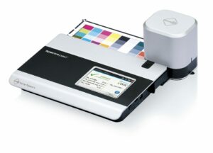 Spectropad DOC de Barbieri – Spectrophotomètre portable avec écran tactile pour mesures de couleurs en impression numérique et contrôle qualité intégré.
